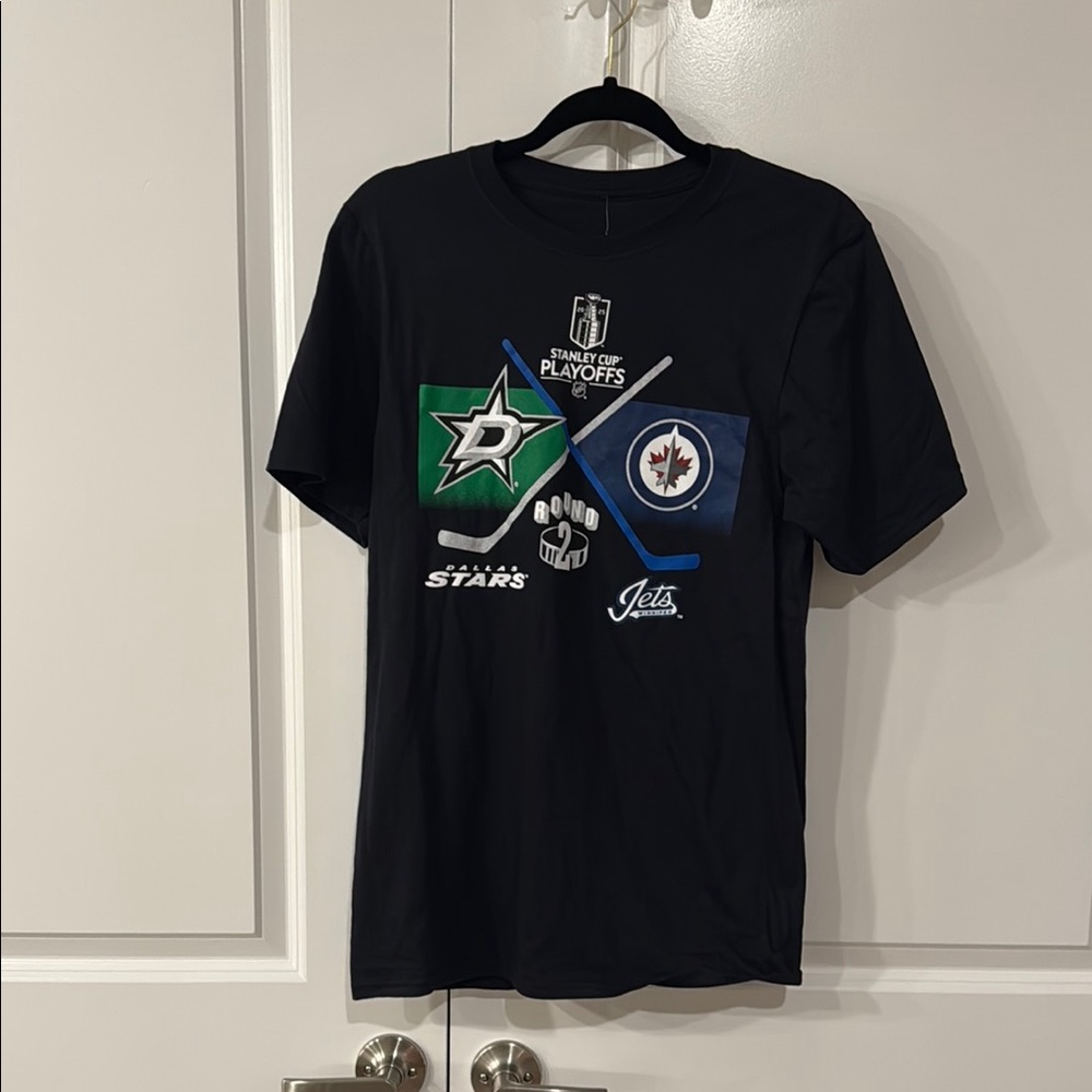 NWT Fanatics Black Short Sleeve Tee with Team Graphics size S